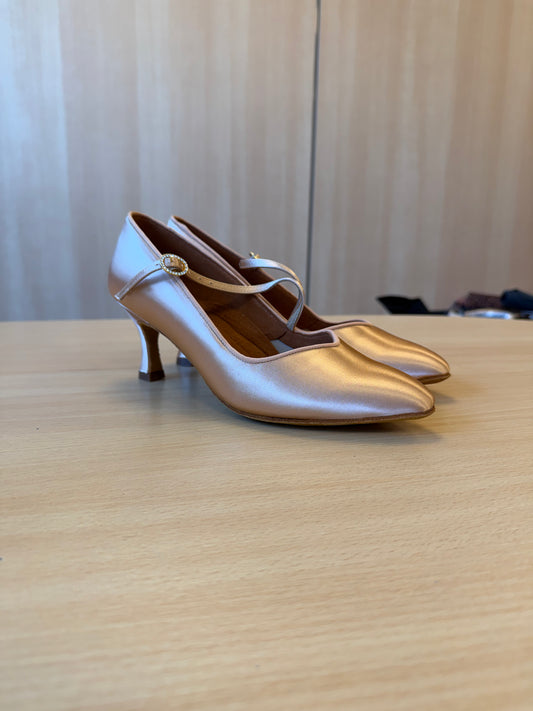 ICS SuperStar SingleStrap - Peach Satin - Size 7.5 - Regular