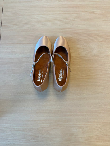 ICS Classic - Peach Satin - Size 7.5 - Regular