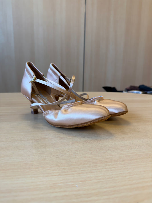 American Flex - Peach Satin - Size 6 - Regular