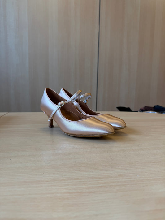 ICS Classic - Peach Satin - Size 5.5 - Regular