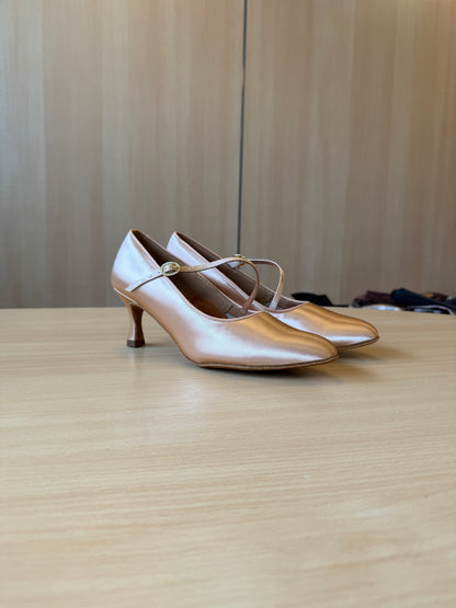 ICS RoundToe SingleStrap - Peach Satin - Size 9 - Regular