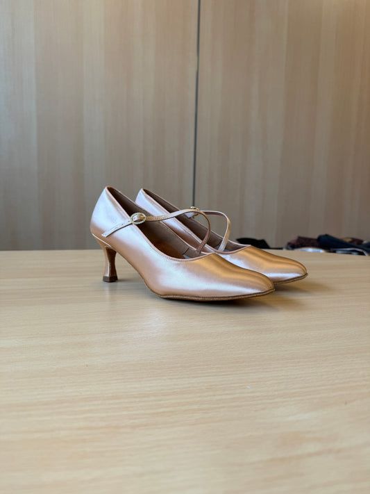 ICS RoundToe SingleStrap - Peach Satin - Size 9 - Regular