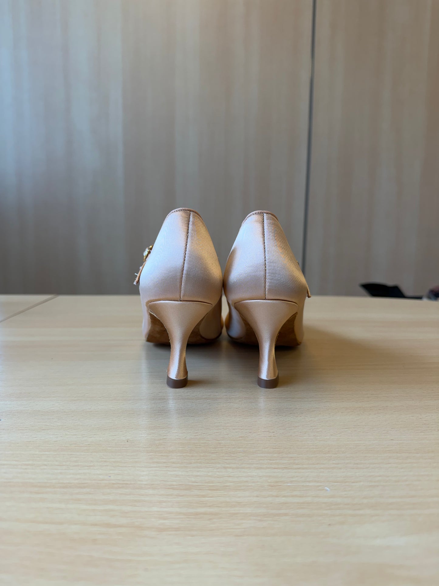 ICS RoundToe SingleStrap - Peach Satin - Size 9 - Regular