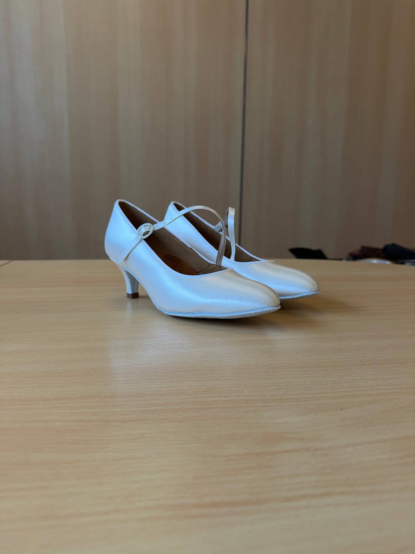 ICS RoundToe SingleStrap - White Satin - Size 5.5 - Regular