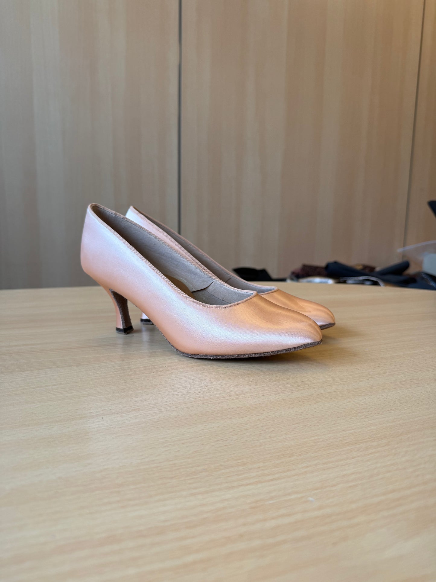 ICS RoundToe - Peach Satin - Size 5.5 - Regular