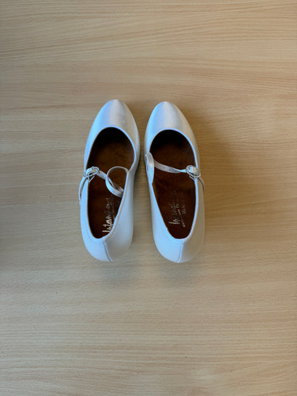 ICS Classic - White Satin - Size 5.5 - Regular