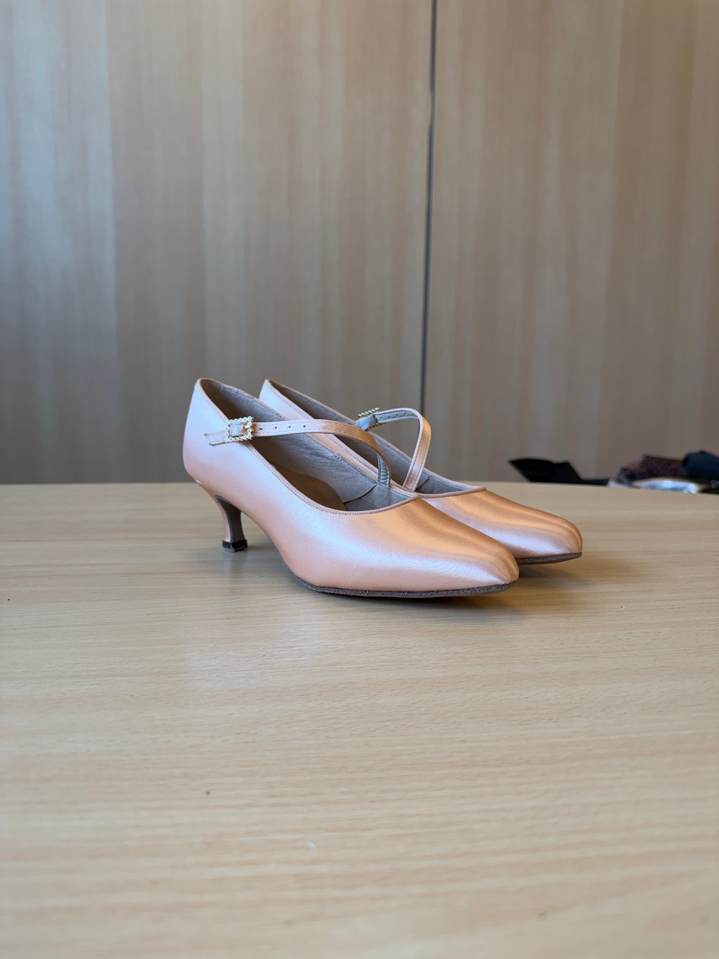 ICS RoundToe SingleStrap - Peach Satin - Size 5 - Regular