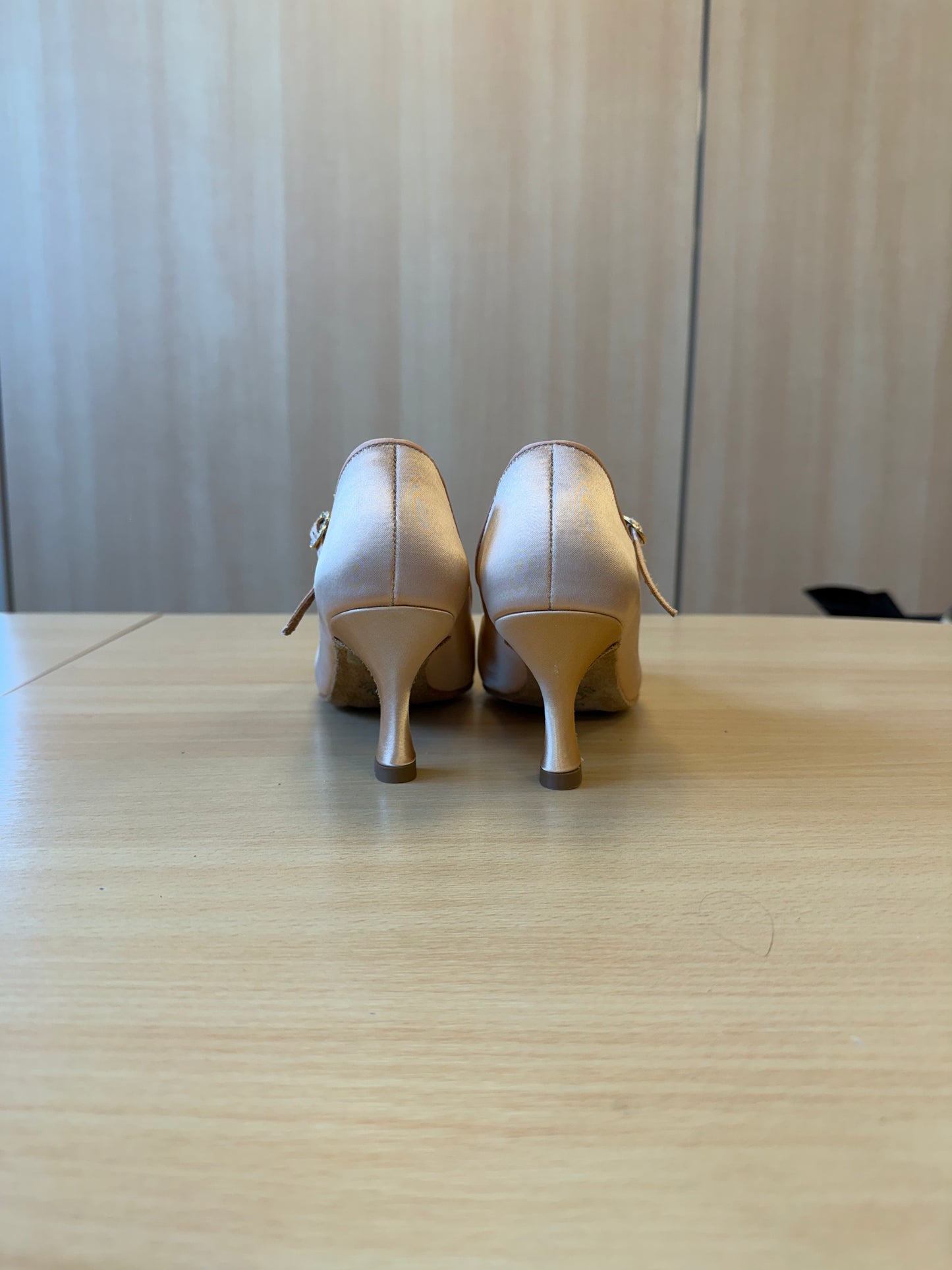 ICS RoundToe SingleStrap - Peach Satin - Size 8 - X Wide