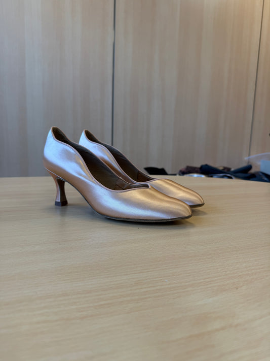 ICS Wave - Peach Satin - Size 8 - Regular