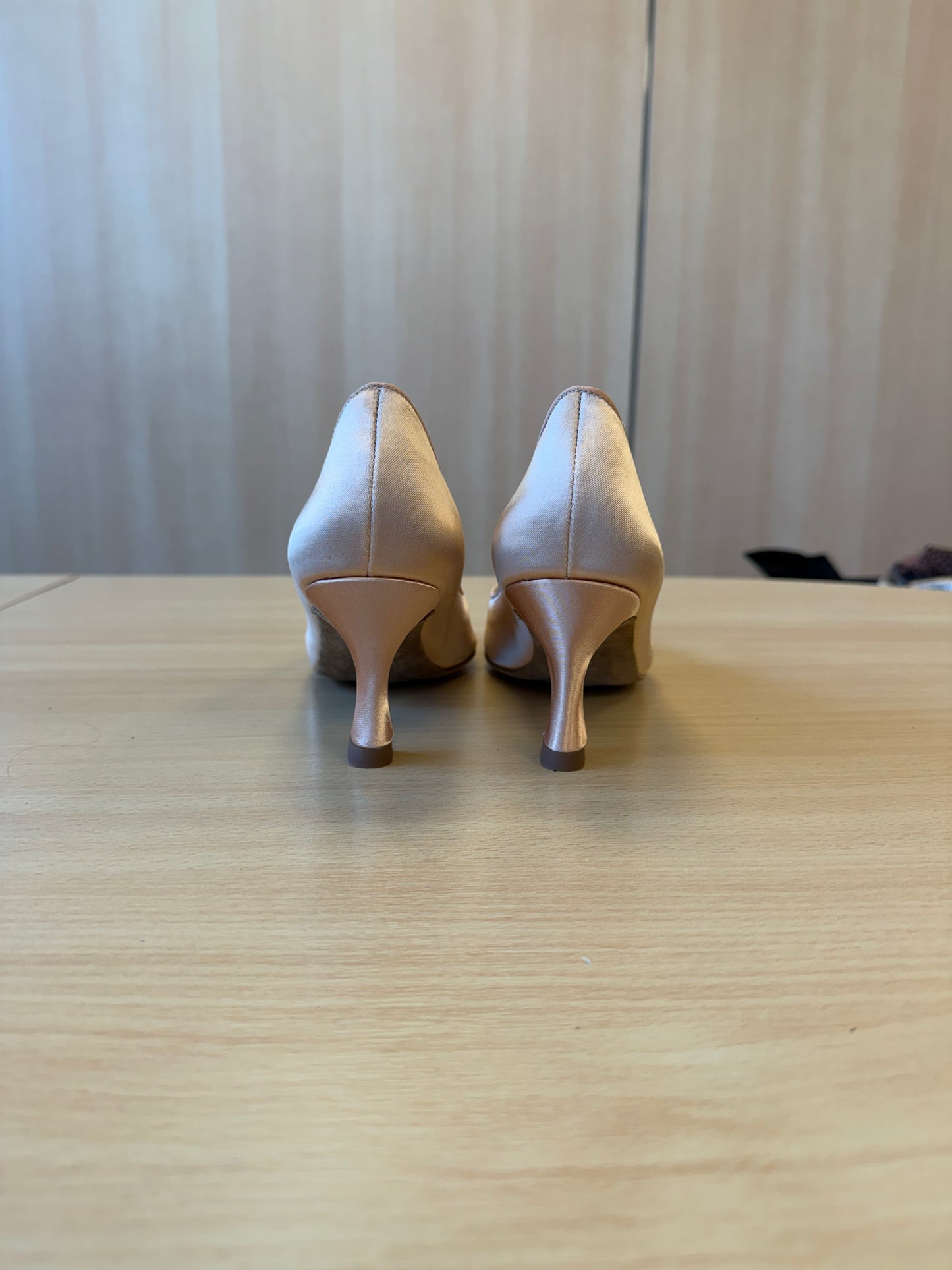 ICS Wave - Peach Satin - Size 8 - Regular