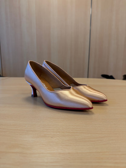 ICS SuperStar - Peach Satin - Size 4.5 - Regular