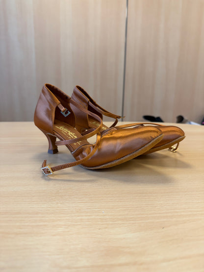 American Flex - Tan Satin - Size 6.5 - Regular