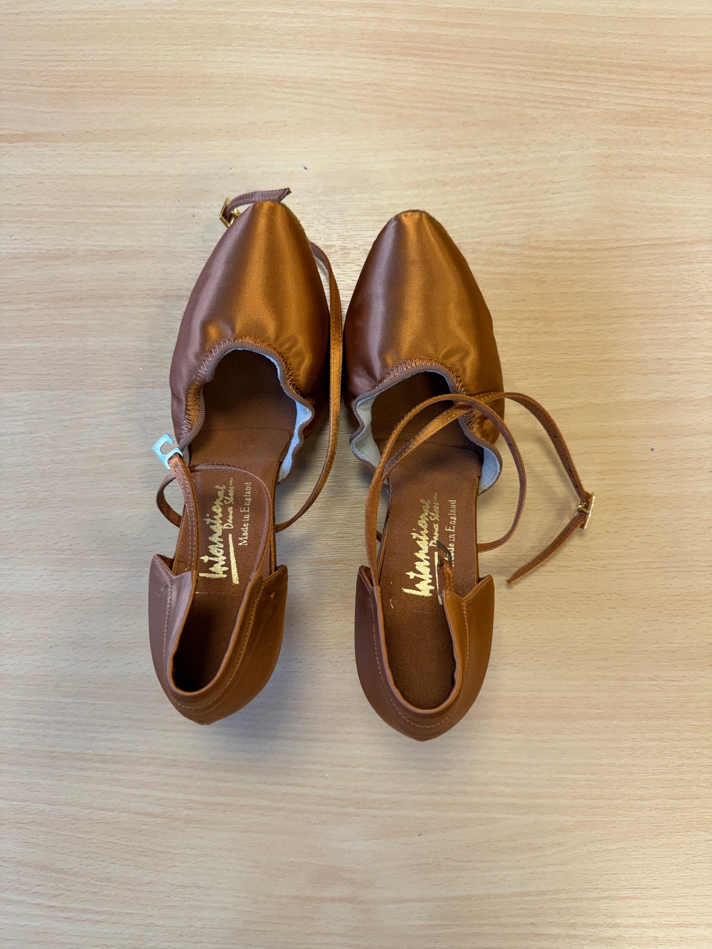 American Flex - Tan Satin - Size 6.5 - Regular