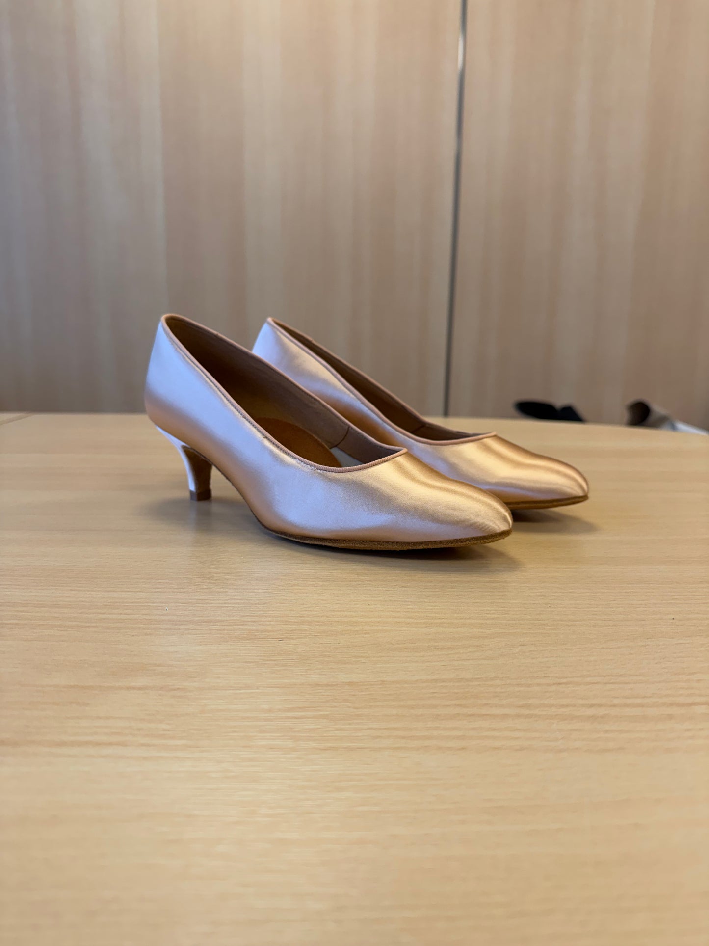 ICS RoundToe - Peach Satin - Size 6.5 - Regular