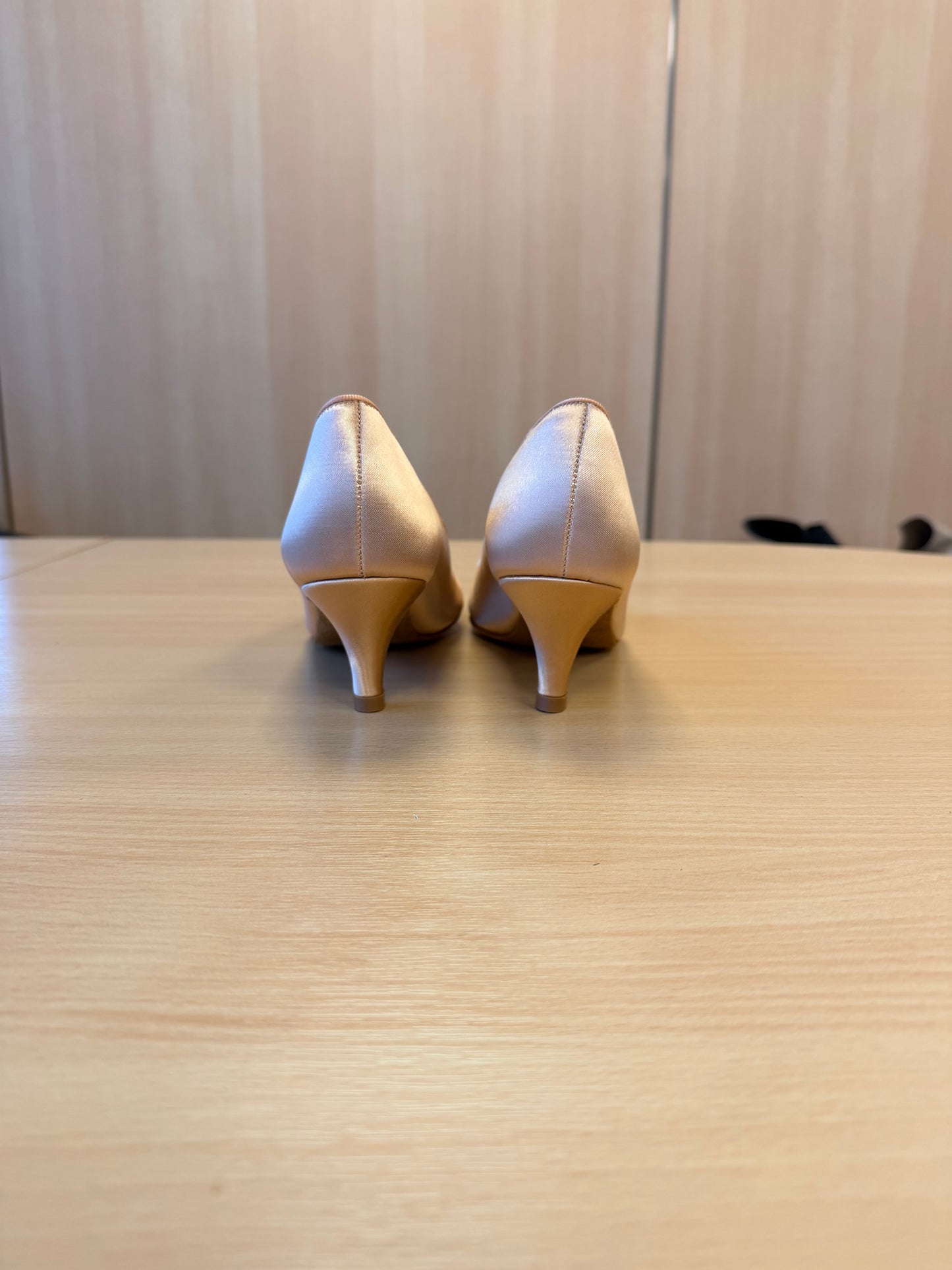 ICS RoundToe - Peach Satin - Size 6.5 - Regular