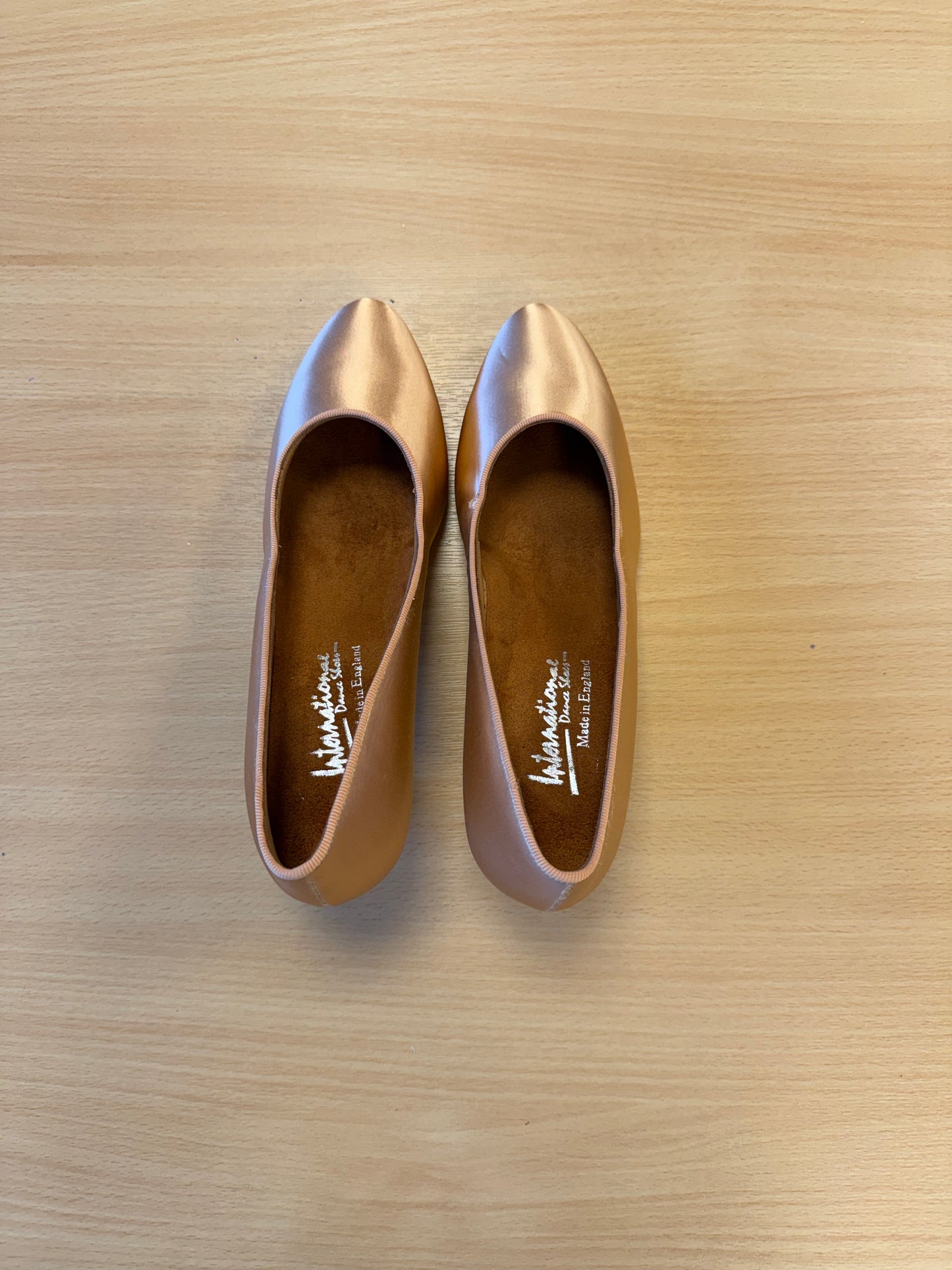 ICS RoundToe - Peach Satin - Size 6.5 - Regular