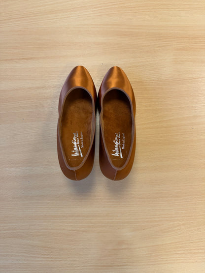 ICS RoundToe - Tan Satin - Size 6.5 - Regular