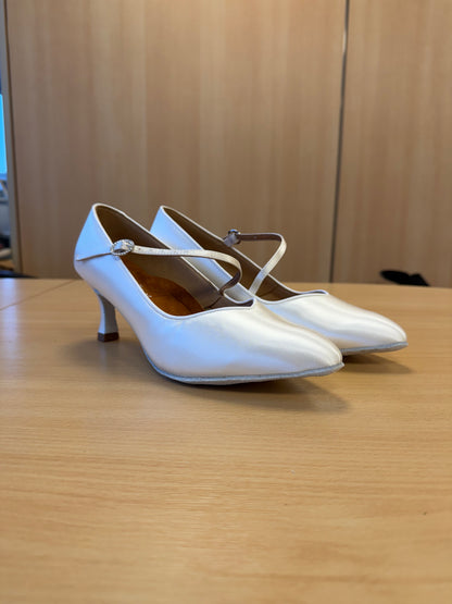 ICS SuperStar SingleStrap - White Satin - Size 8 - Regular
