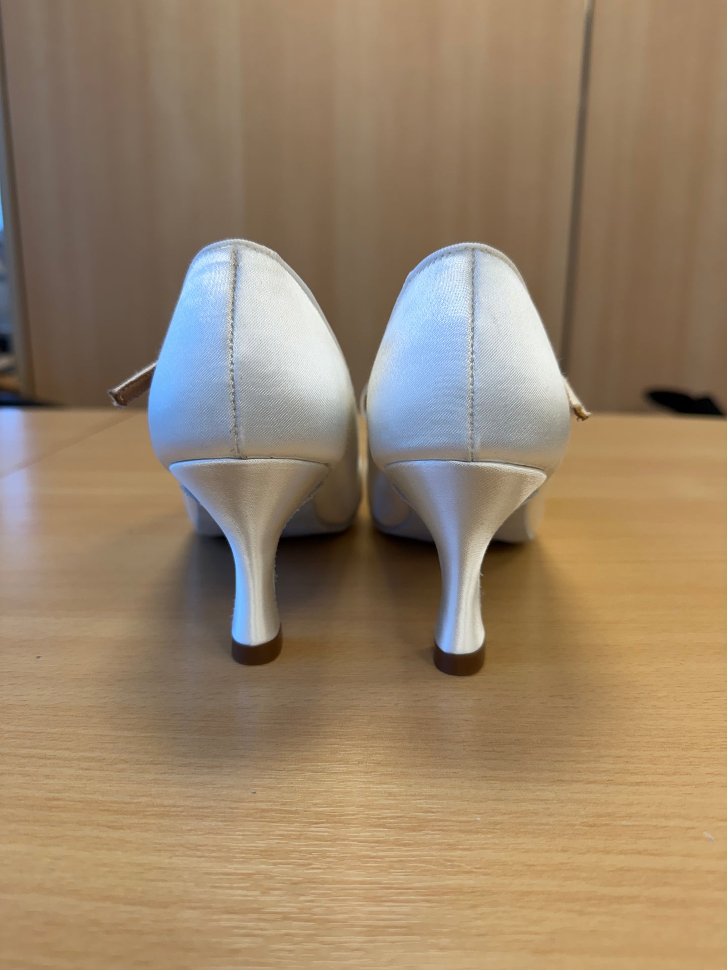 ICS SuperStar SingleStrap - White Satin - Size 8 - Regular