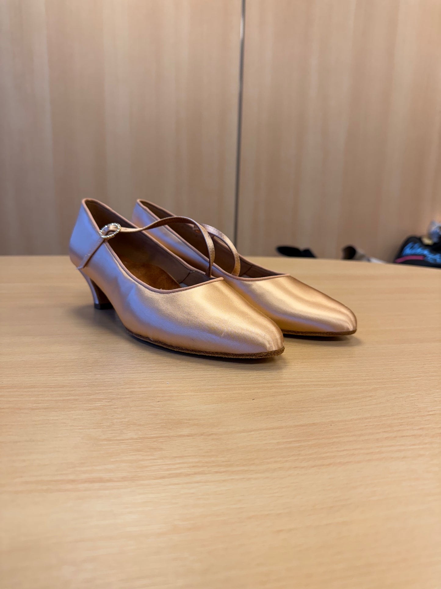 ICS RoundToe SingleStrap - Peach Satin - Size 8 - Wide