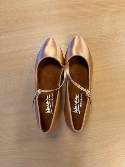 ICS RoundToe SingleStrap - Peach Satin - Size 8 - Wide