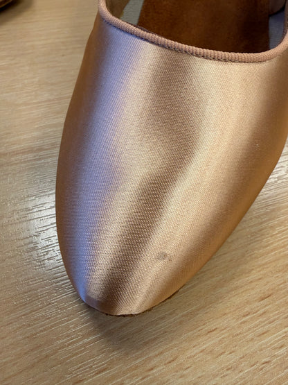 ICS RoundToe SingleStrap - Peach Satin - Size 8 - Wide