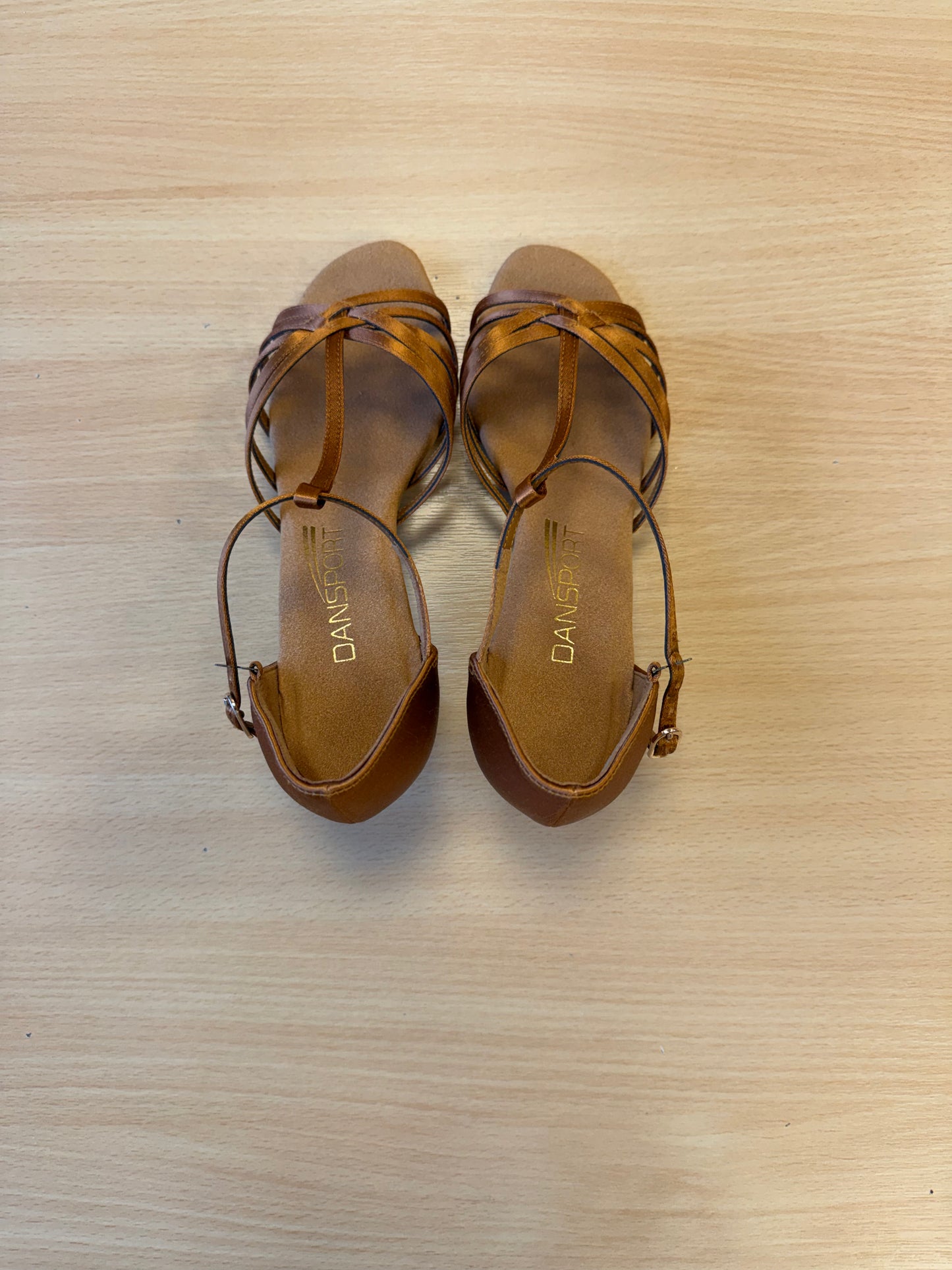 L3005 - Tan Satin - Size 5 - Regular