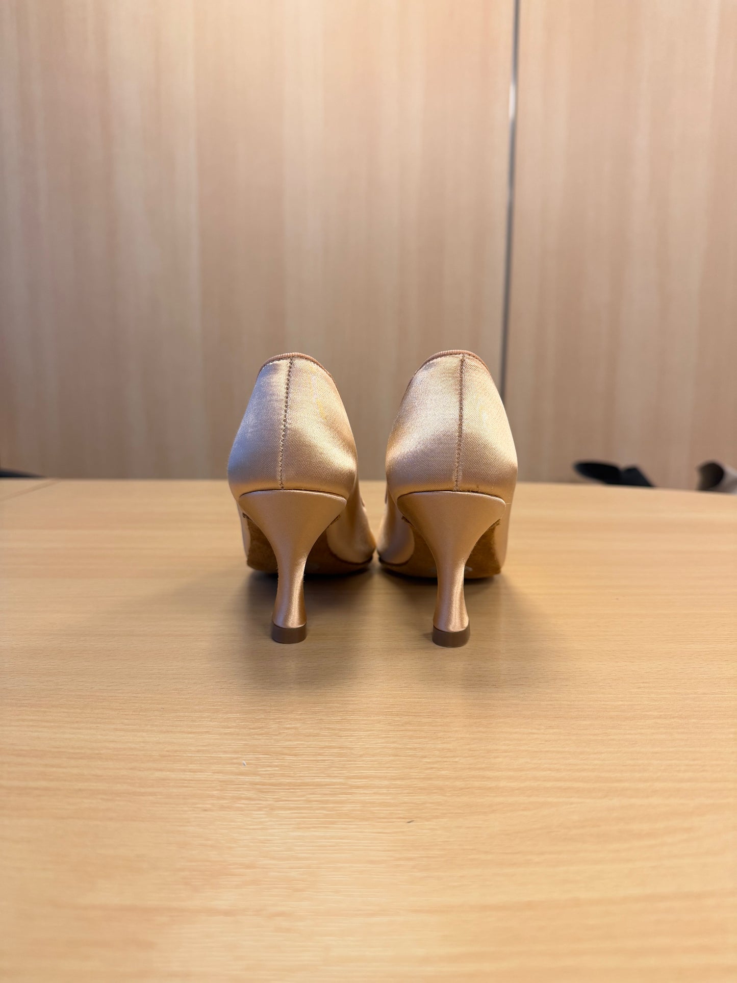 ICS SuperStar - Peach Satin - Size 4.5 - Narrow