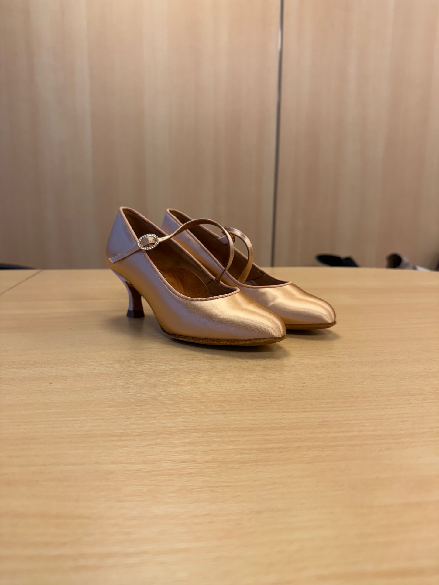 ICS RoundToe SingleStrap - Peach Satin - Size 3 - Narrow