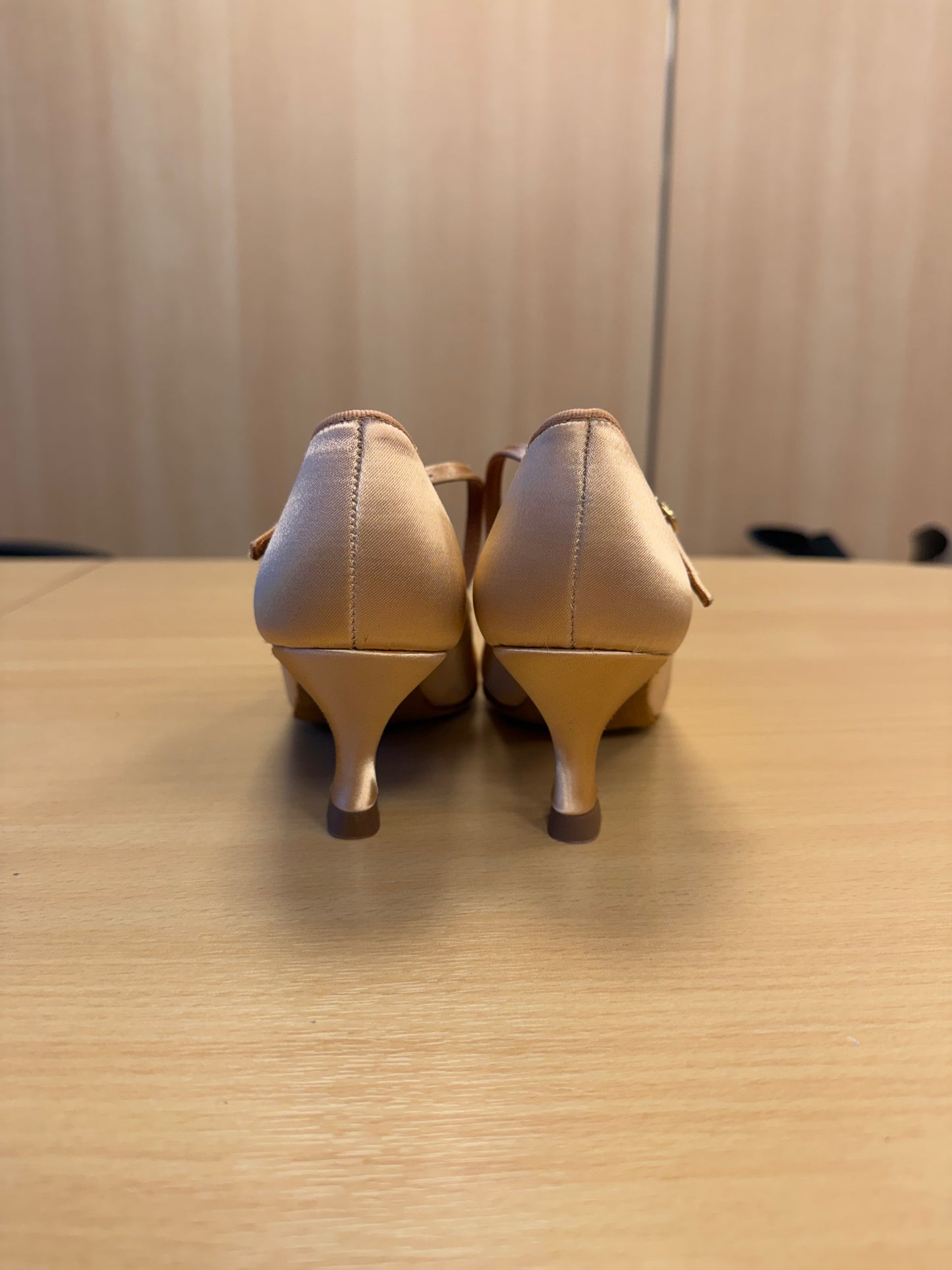 ICS RoundToe SingleStrap - Peach Satin - Size 3 - Narrow