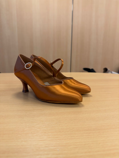 ICS SuperStar SingleStrap - Tan Satin - Size 2.5 - Regular