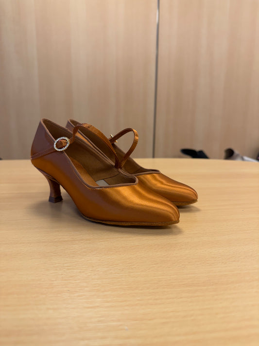 ICS SuperStar SingleStrap - Tan Satin - Size 2.5 - Regular