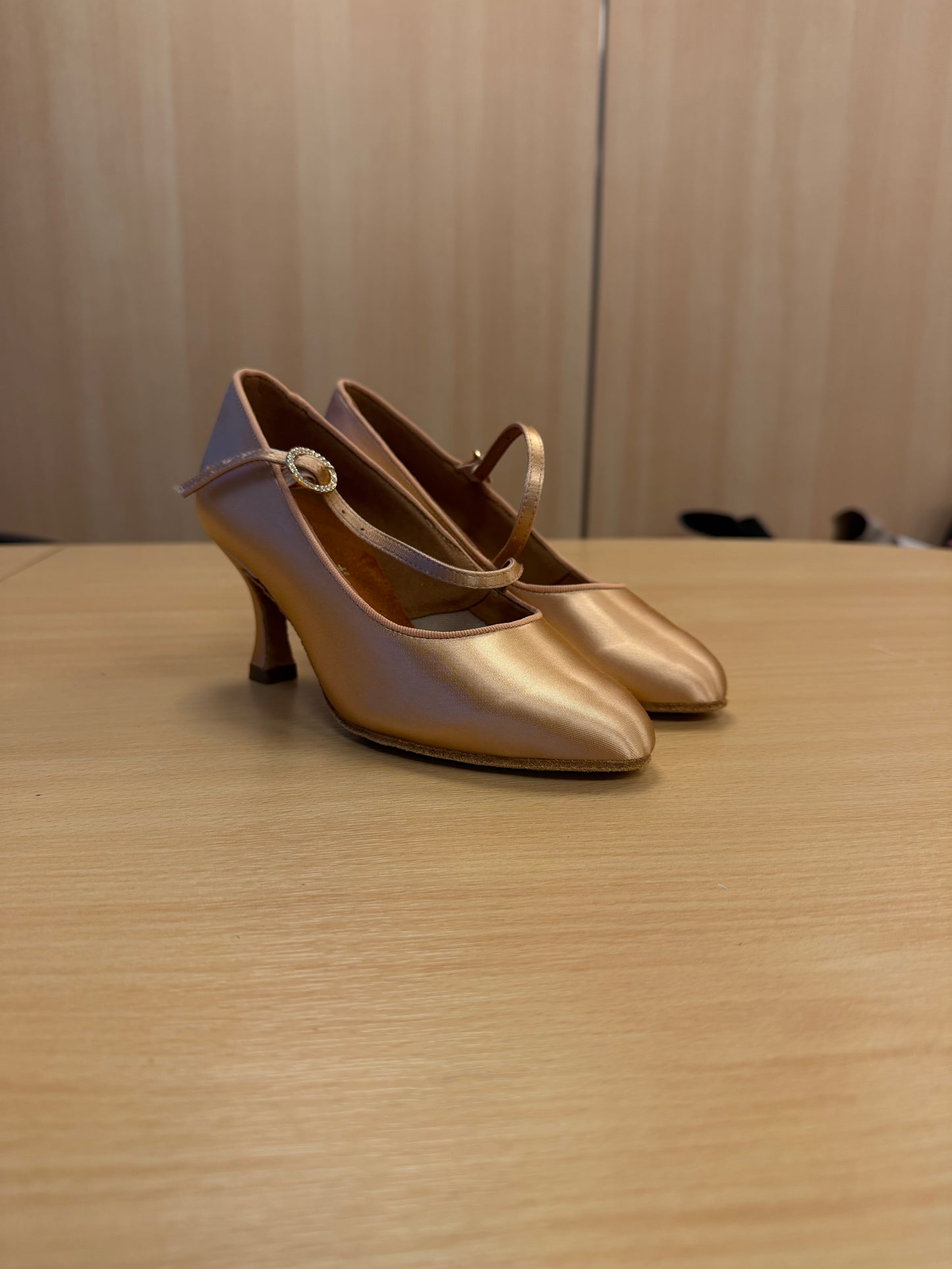 ICS RoundToe SingleStrap - Peach Satin - Size 3 - X Wide