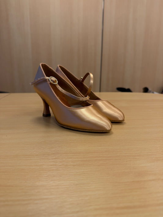 ICS RoundToe SingleStrap - Peach Satin - Size 3 - X Wide