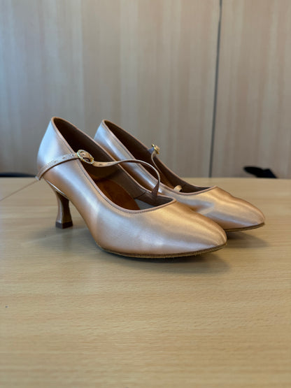 ICS RoundToe SingleStrap - Peach Satin - Size 5 - Regular