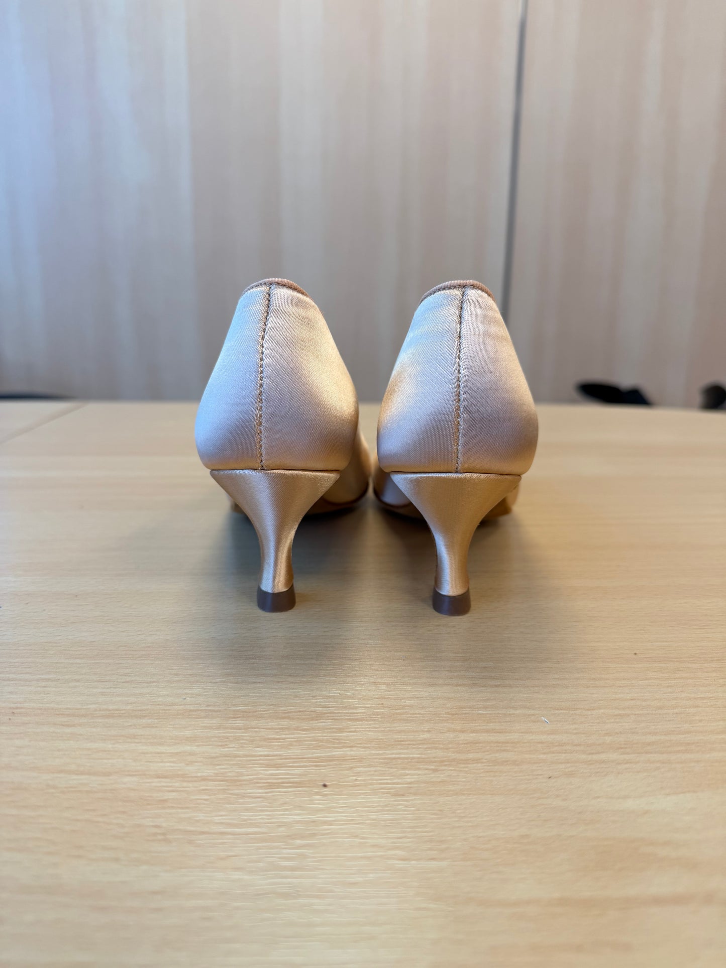 ICS RoundToe - Peach Satin - Size 6 - X Narrow