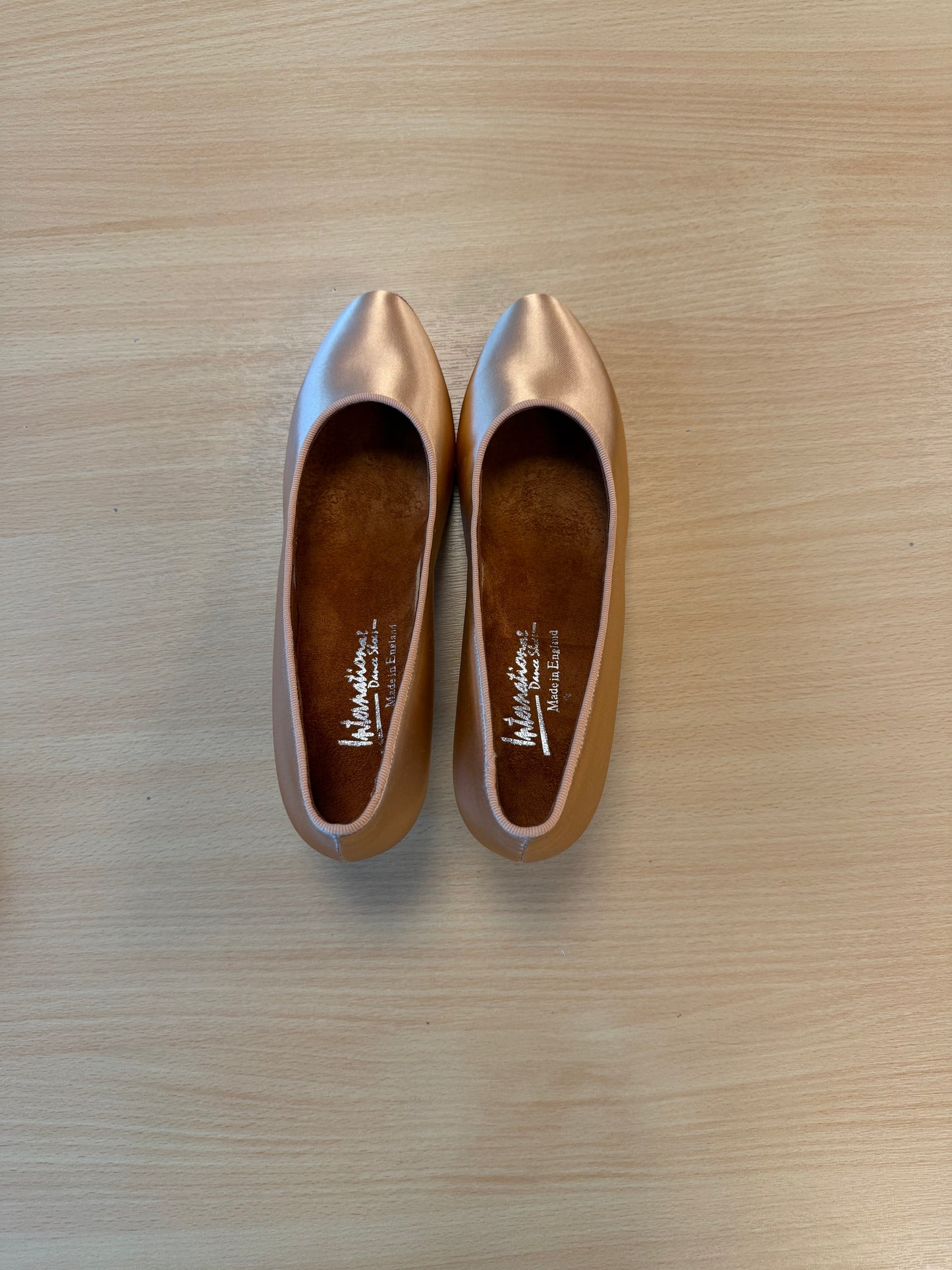 ICS RoundToe - Peach Satin - Size 6 - X Narrow