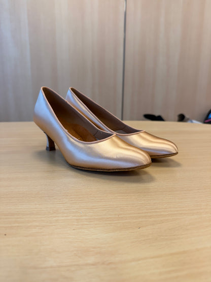 ICS RoundToe - Peach Satin - Size 6 - Regular