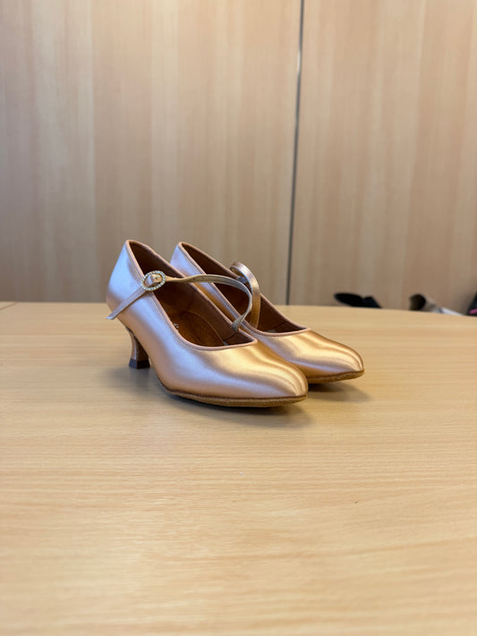 ICS RoundToe SingleStrap - Peach Satin - Size 2 - Regular