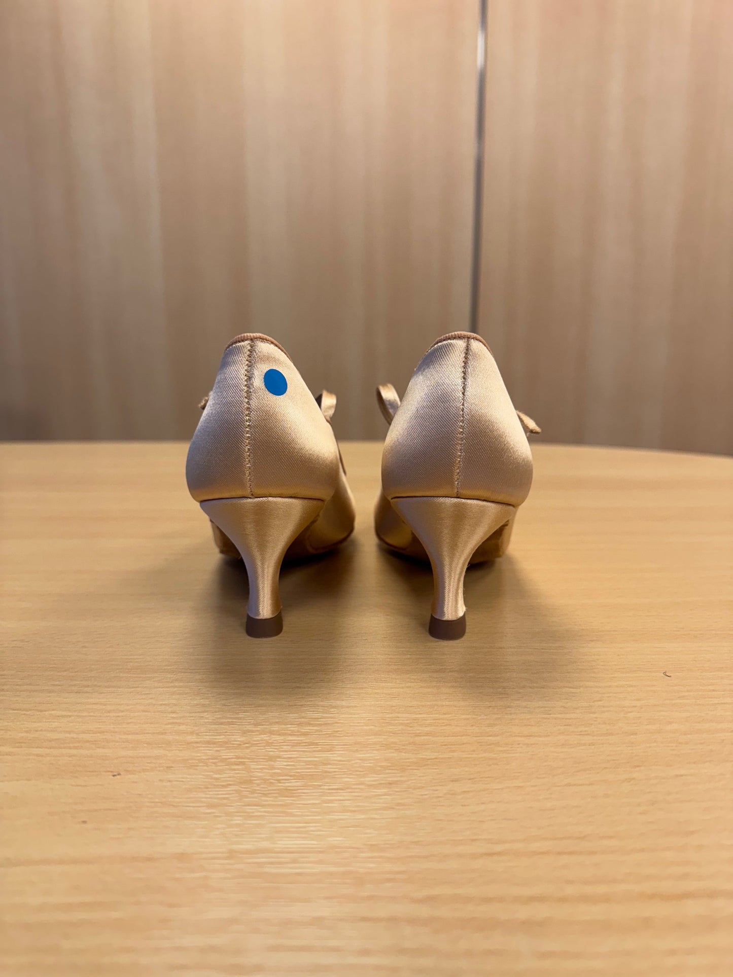 ICS Classic - Peach Satin - Size 2.5 - Narrow