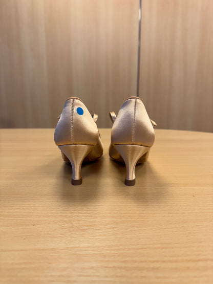 ICS Classic - Peach Satin - Size 2.5 - Narrow