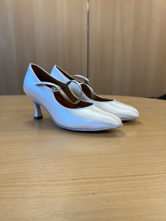 ICS Classic - White Satin - Size 6 - Regular