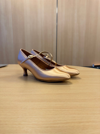 ICS RoundToe SingleStrap - Peach Satin - Size 5 - Wide