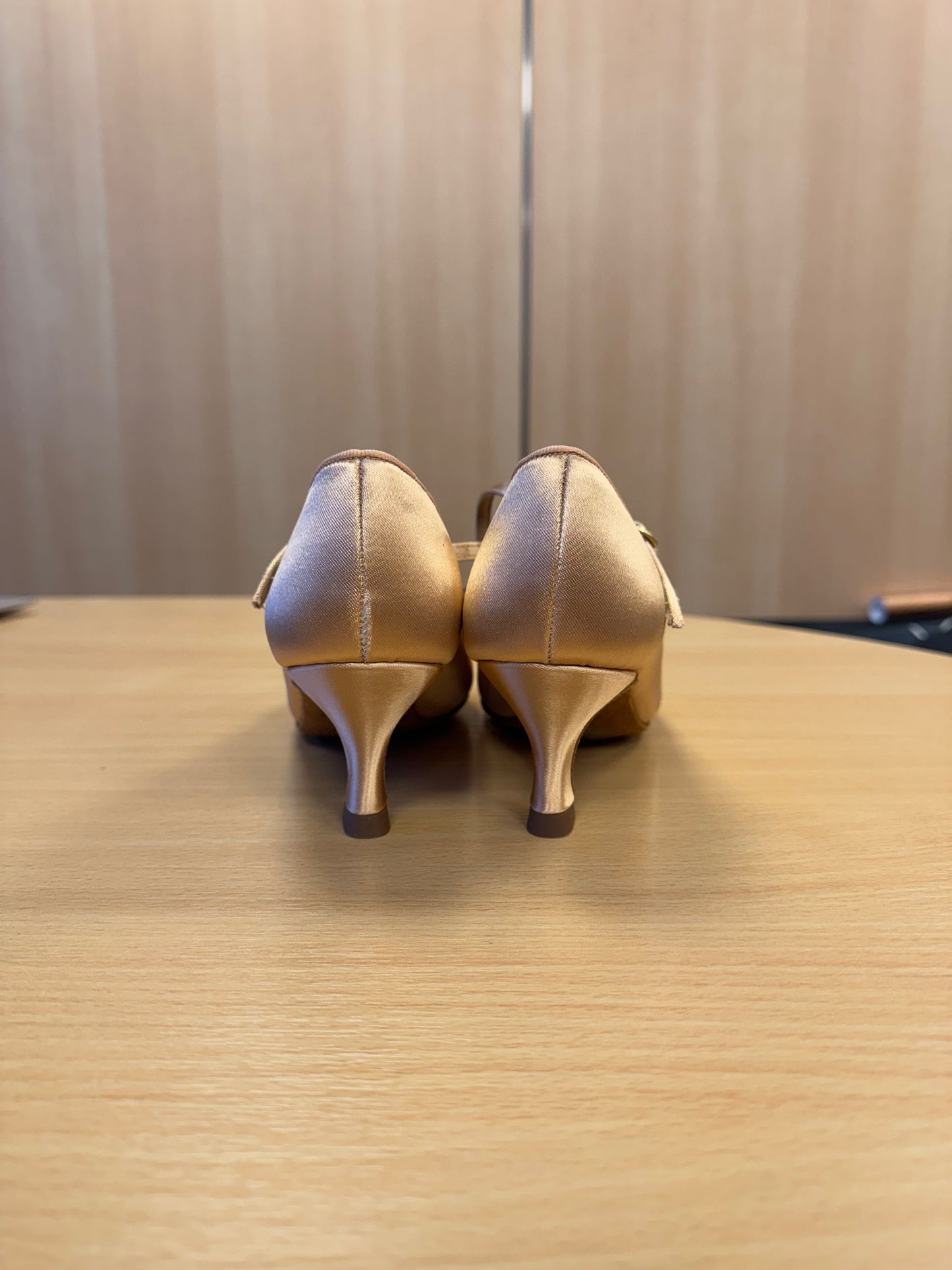 ICS RoundToe SingleStrap - Peach Satin - Size 5 - Wide