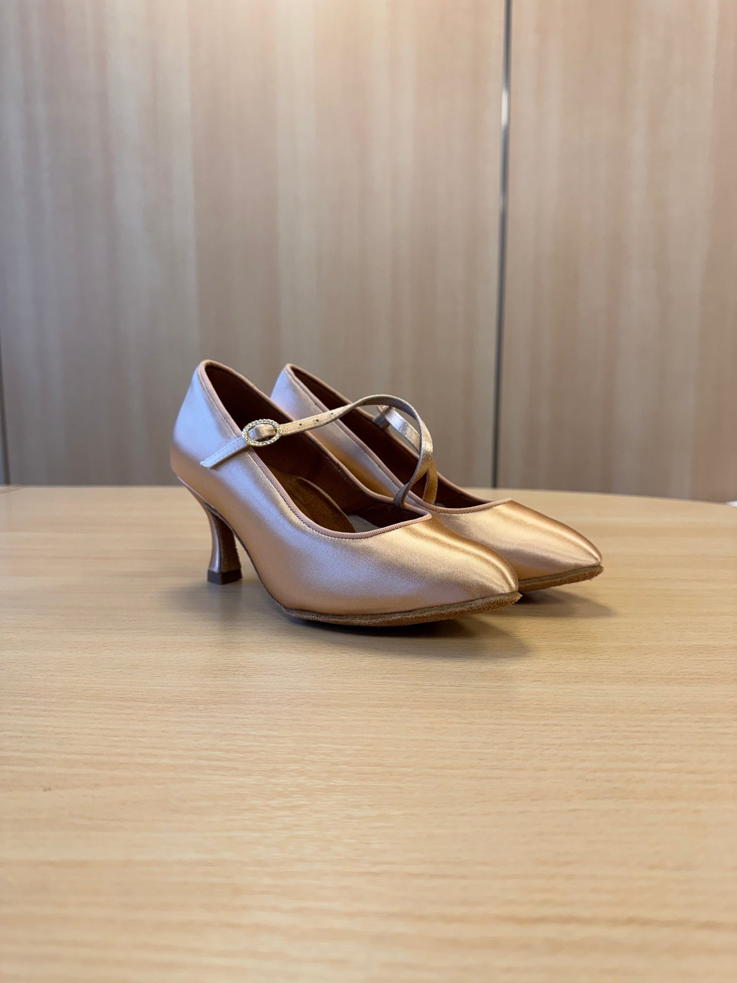 ICS RoundToe SingleStrap - Peach Satin - Size 4 - X Wide