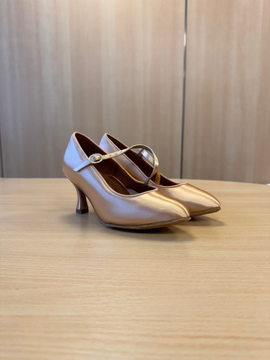 ICS RoundToe SingleStrap - Peach Satin - Size 4 - X Wide