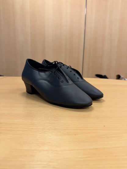 Rumba - Black NotCalf- Size 8.5 - Regular