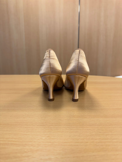 ICS RoundToe  - Peach Satin - Size 5.5 - Narrow