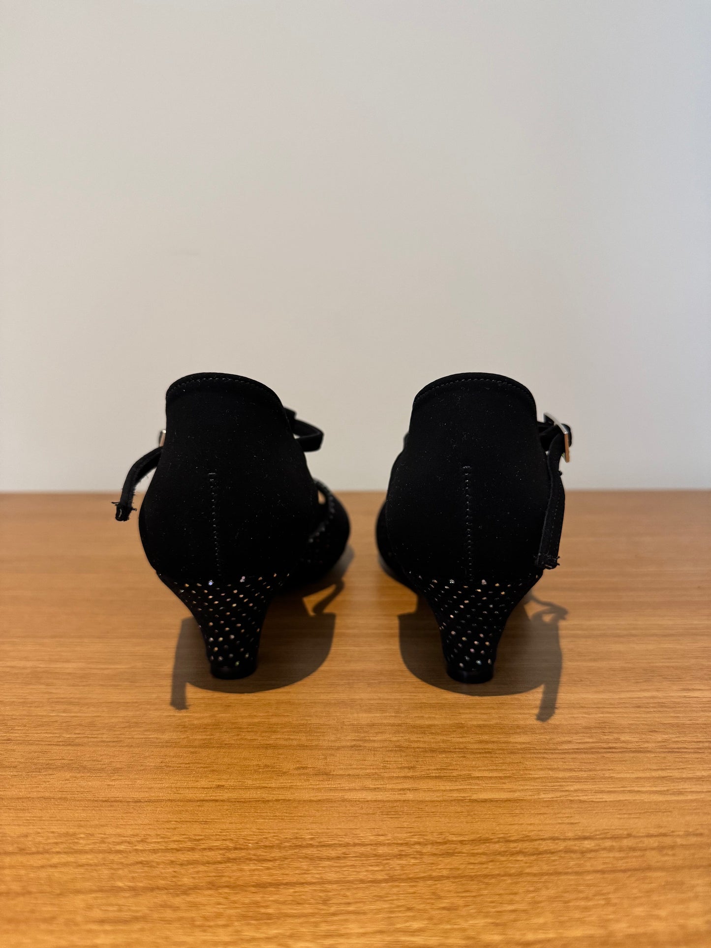 Vienna - BlackNubuck/BlackSilverHologram - Size 4 - Regular