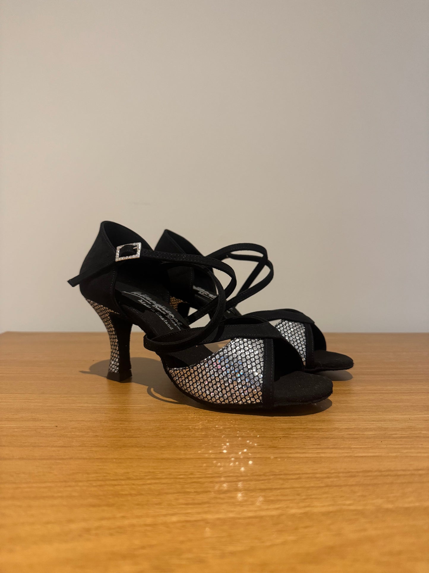 Bianca - BlackNubuck/SilverGlitterLace - Size 4.5 - Regular